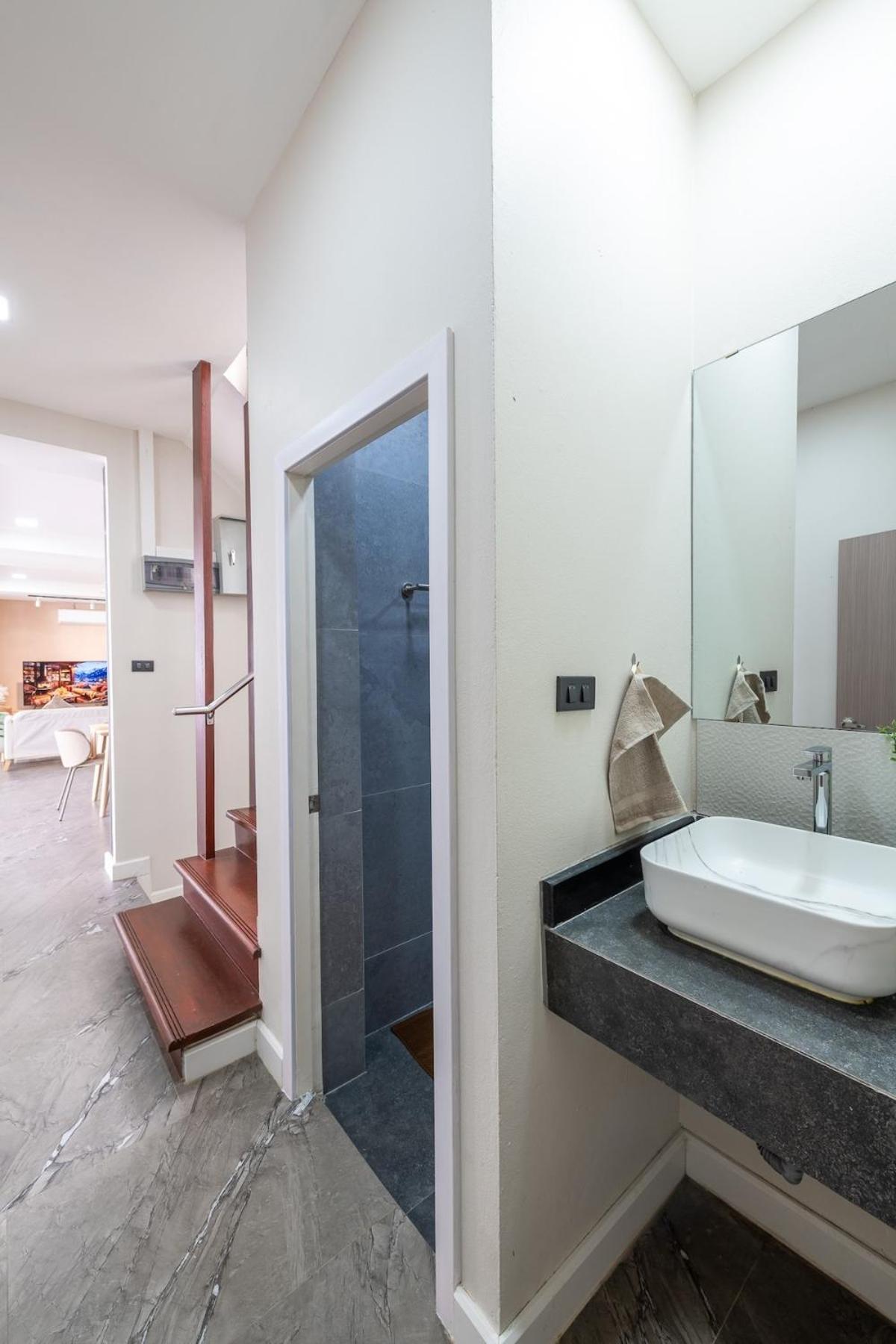 Emeralda Pool 4br Near Festival, Free Daily Housekeeping * Chiang Mai