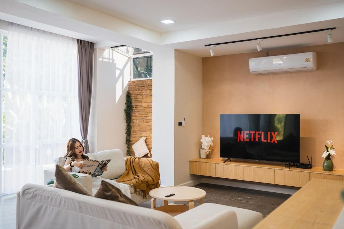 Emeralda Pool 4br Near Festival, Free Daily Housekeeping Chiang Mai