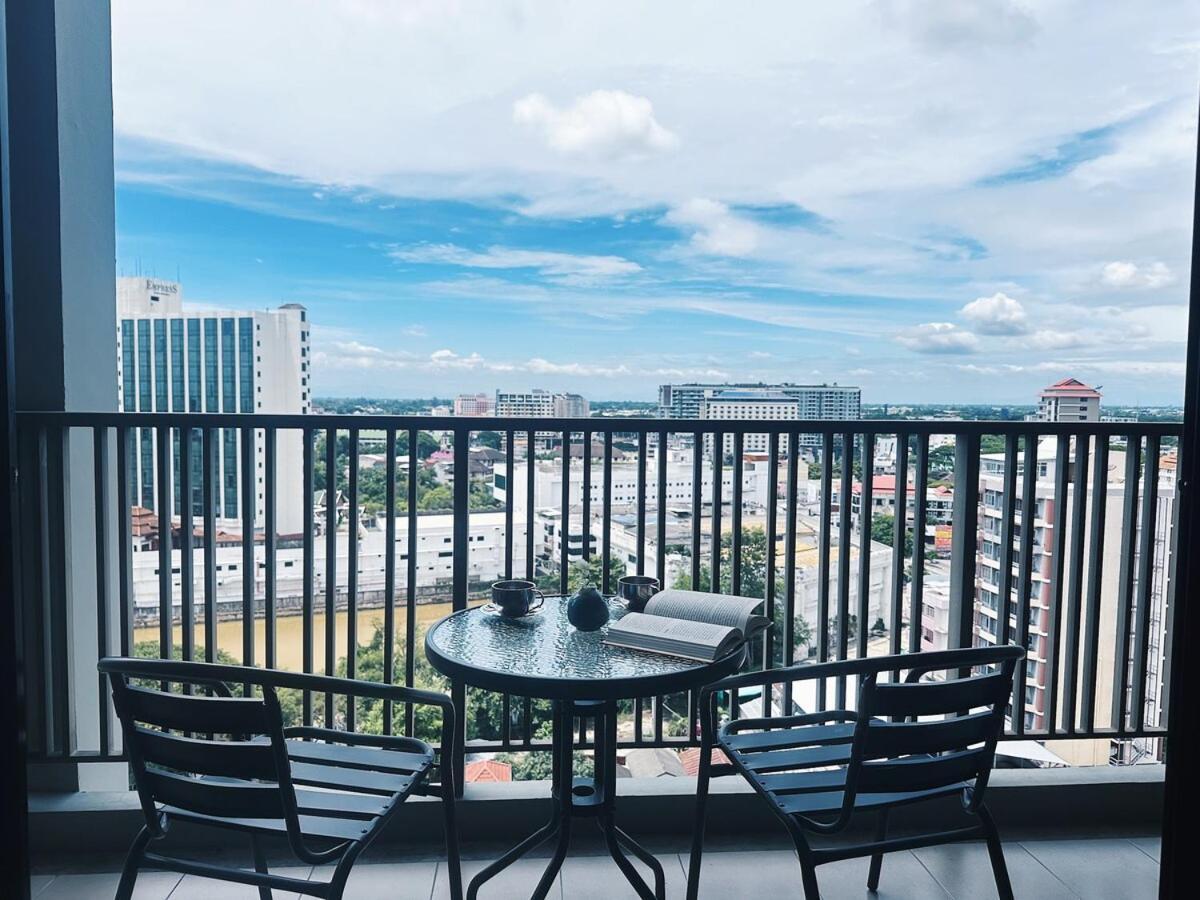Apartment Cozy & Spacious 73sqm 2br The Astra