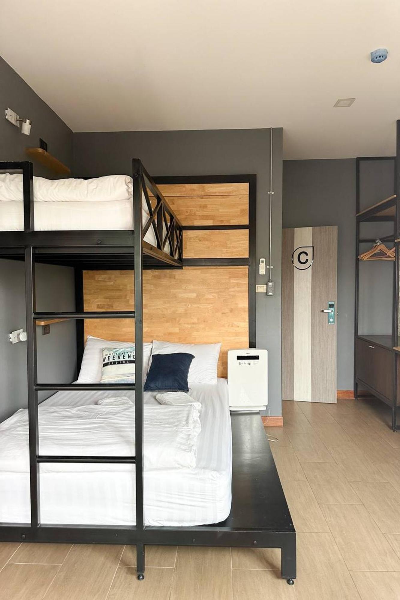 Ray Hostel