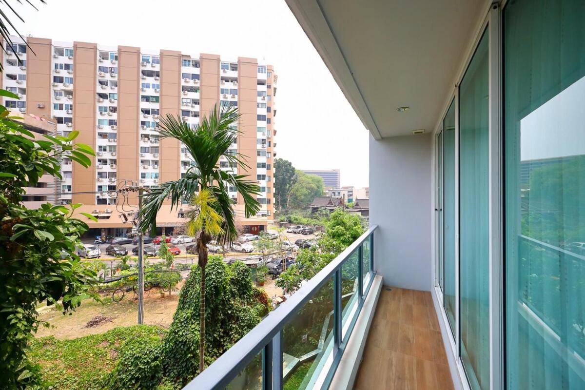 Apartment Homely 2 Brs Nimman Chiang Mai