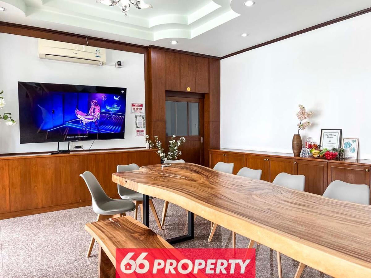 Karaoke Pool Villa, Event Space, Drinks Available * Chiang Mai