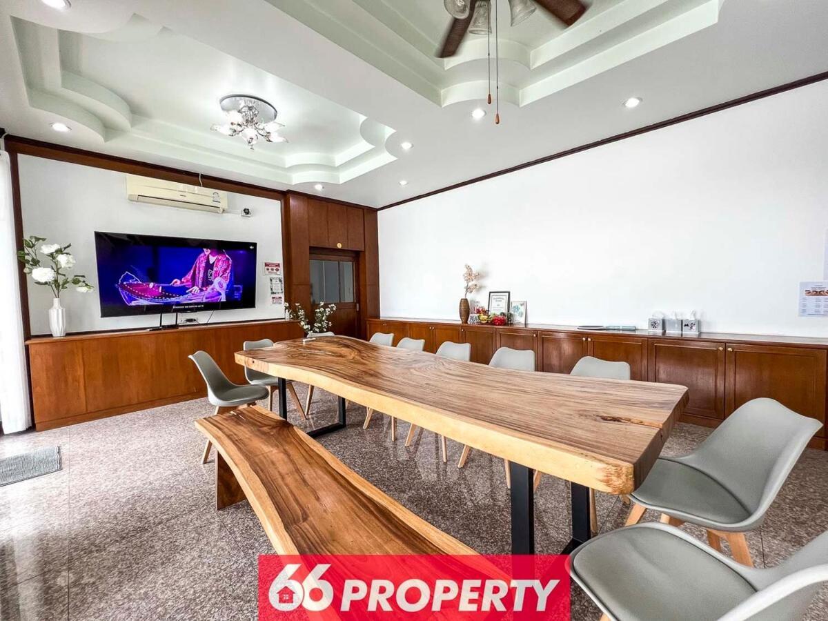 Karaoke Pool Villa, Event Space, Drinks Available Chiang Mai