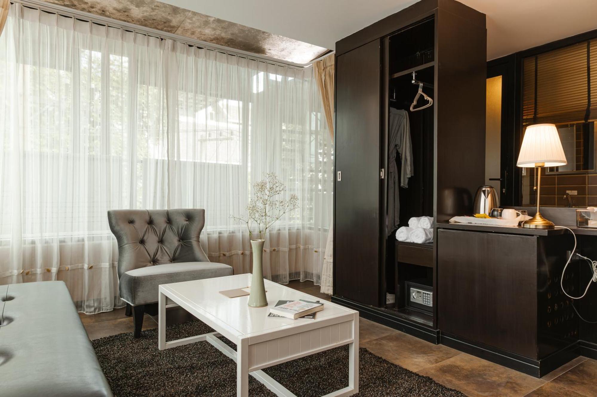 House Of Happiness Hotel