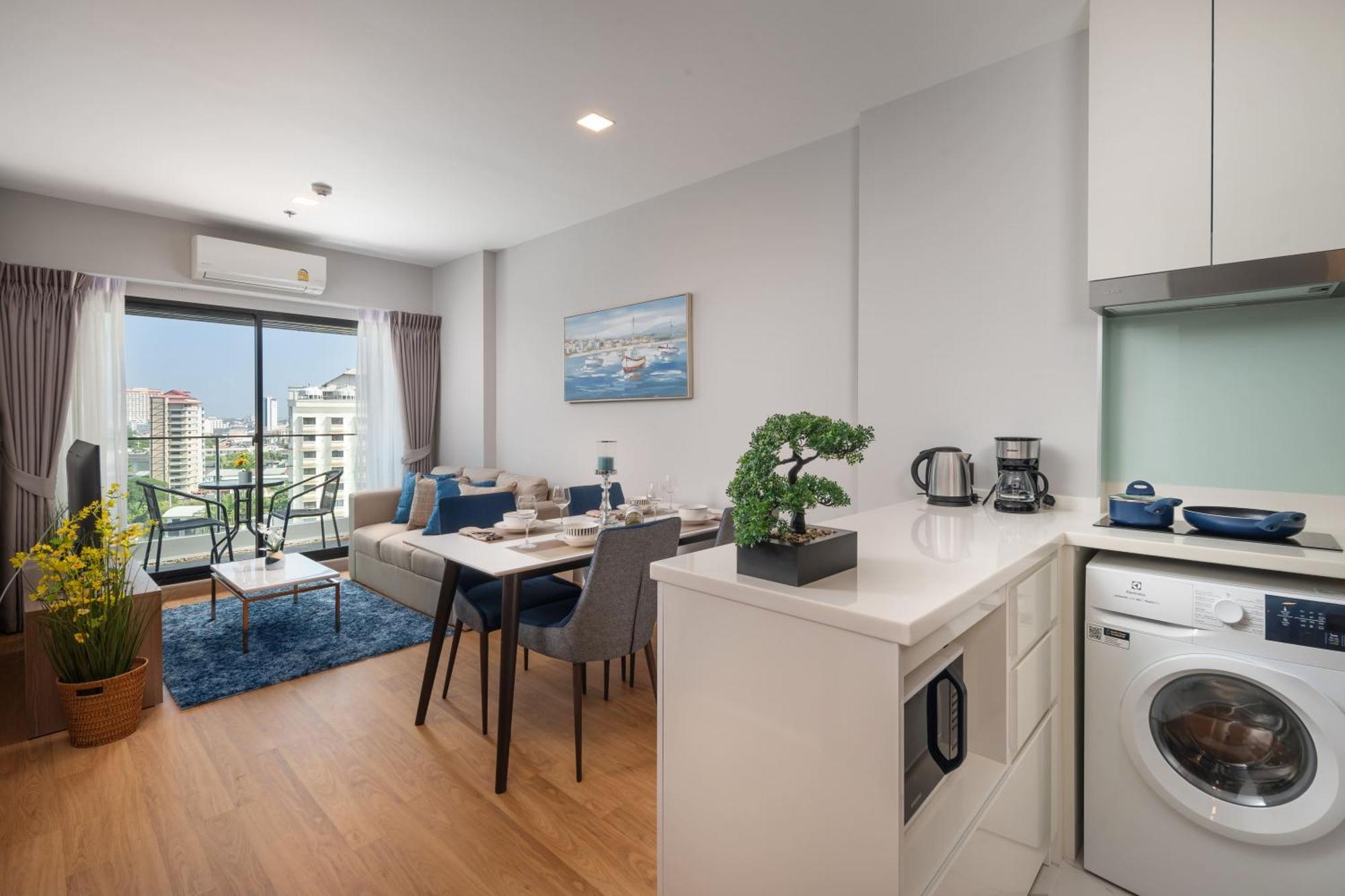 2 Bedroom In *