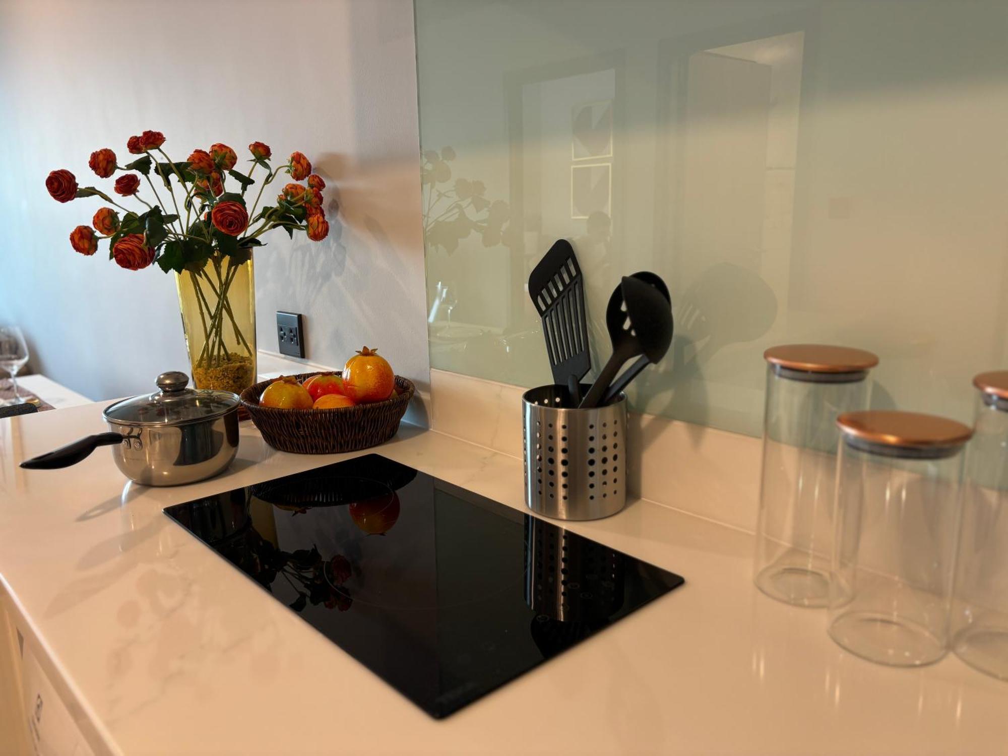 Astra Sky River 2 Bedroom Rooftop Swimming Pool Gym Centre *