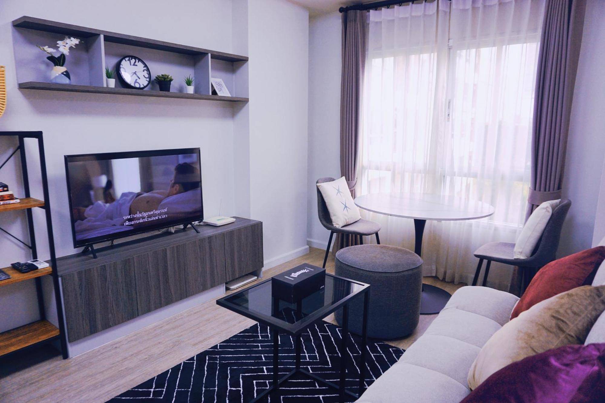 Apartment Cozy 1 Bd Pool Gym Balcony Walk To Festival