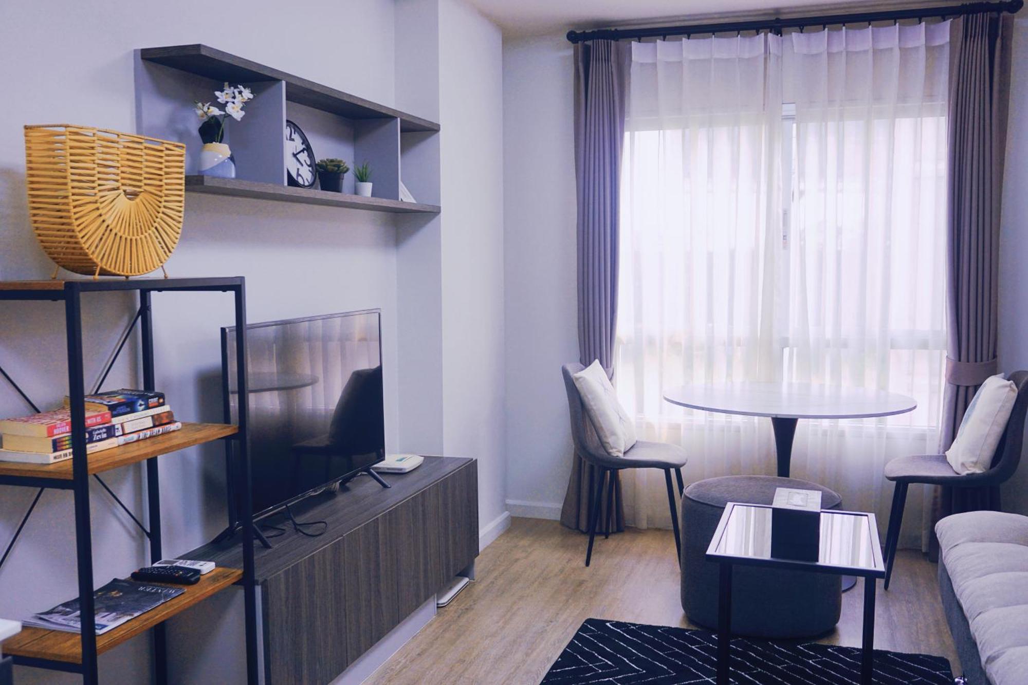 Cozy 1 Bd Pool Gym Balcony Walk To Festival *