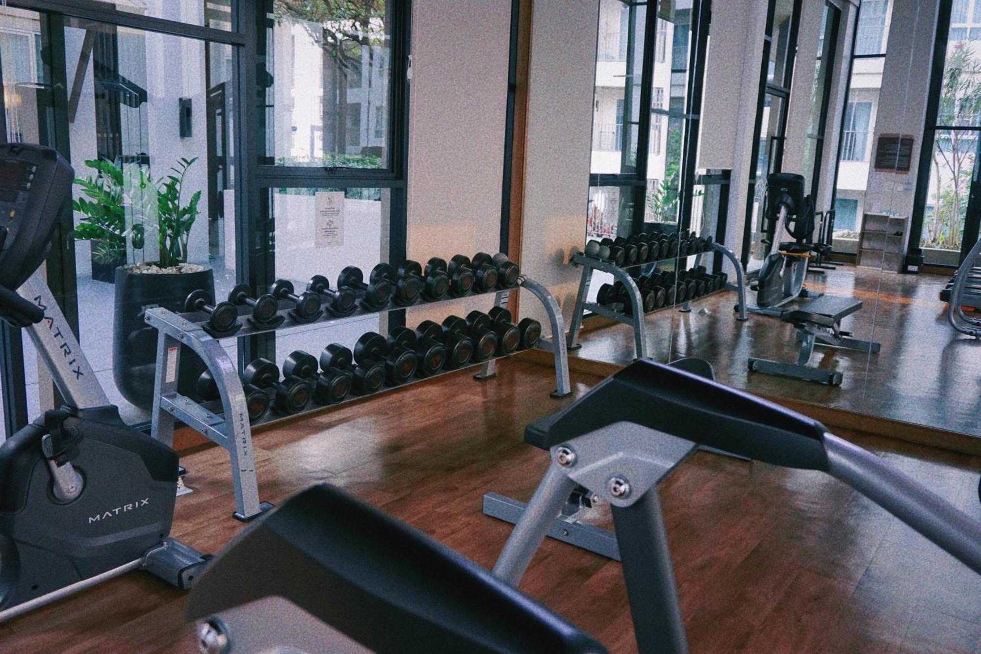 Cozy 1 Bd Pool Gym Balcony Walk To Festival Apartment