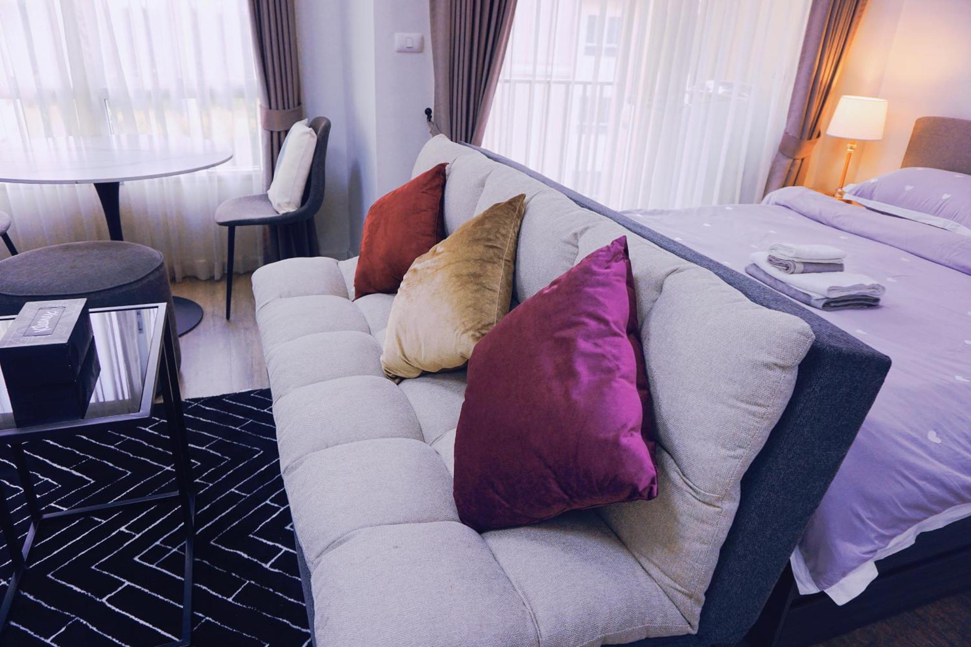 Apartment Cozy 1 Bd Pool Gym Balcony Walk To Festival Chiang Mai
