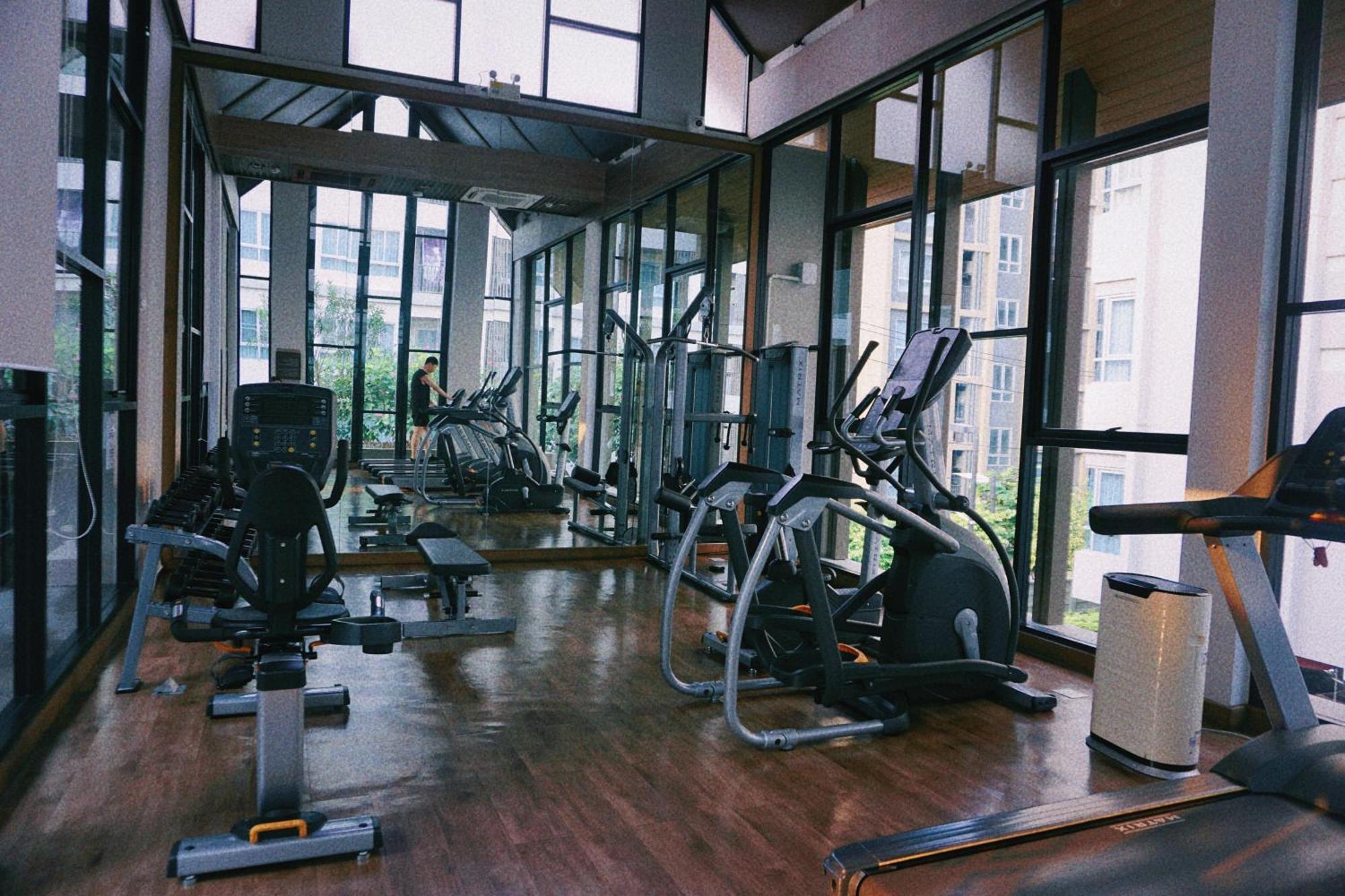 Apartment Cozy 1 Bd Pool Gym Balcony Walk To Festival *