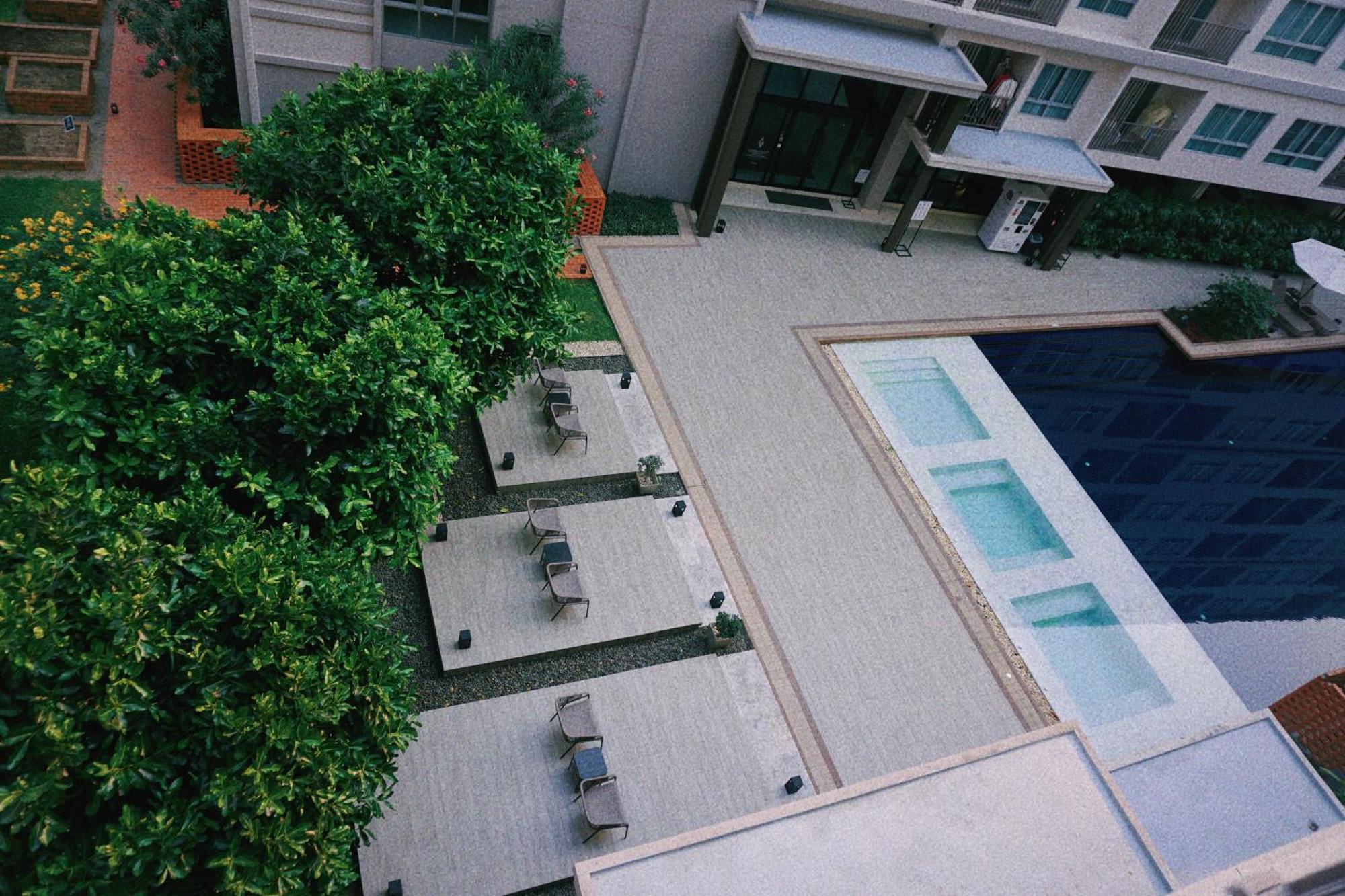 Cozy 1 Bd Pool Gym Balcony Walk To Festival *