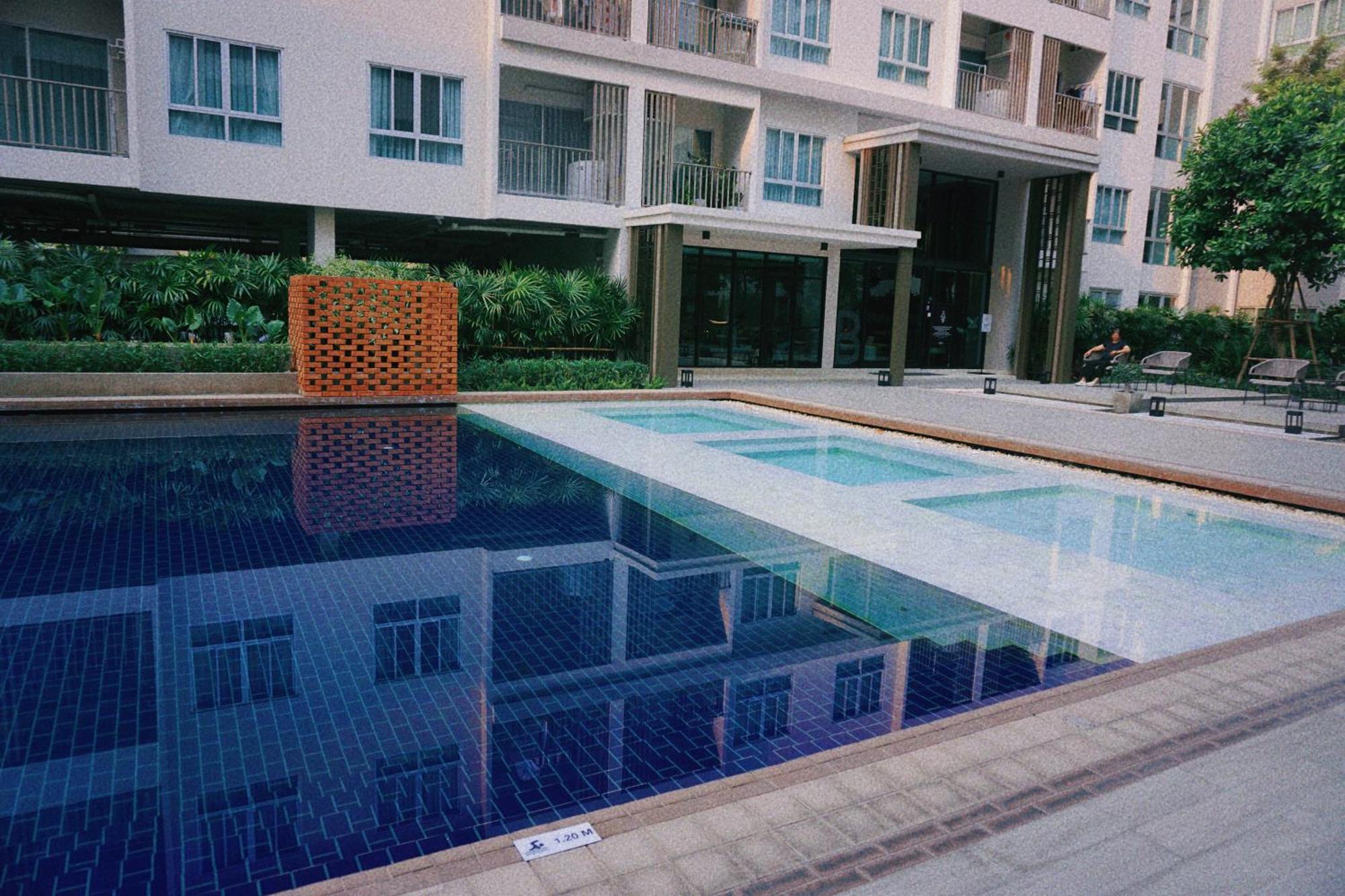 Cozy 1 Bd Pool Gym Balcony Walk To Festival Apartment