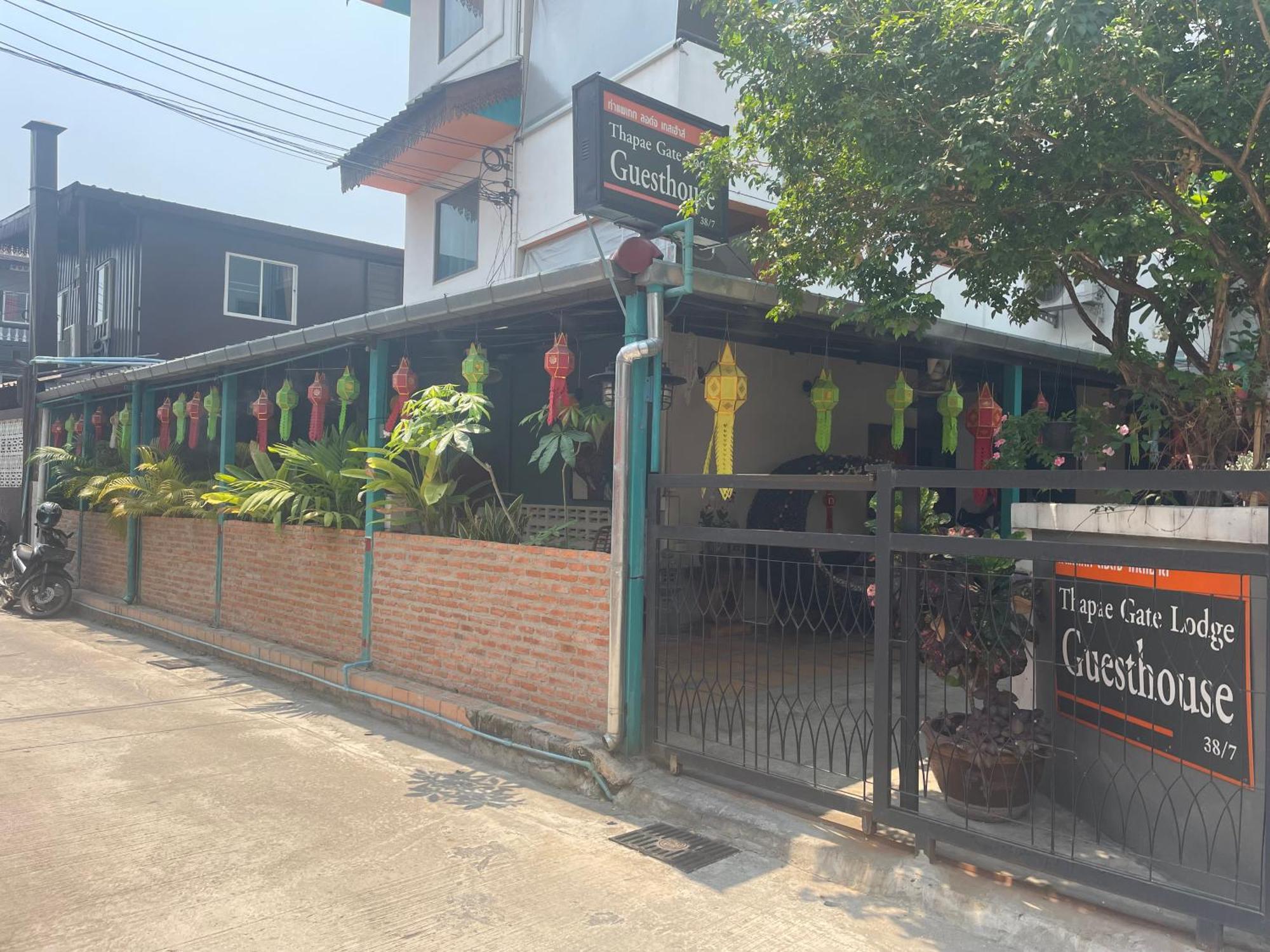 Thapae Gate *