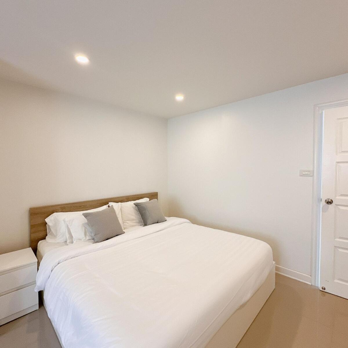 Big And Bright In Nimman Apartment Chiang Mai