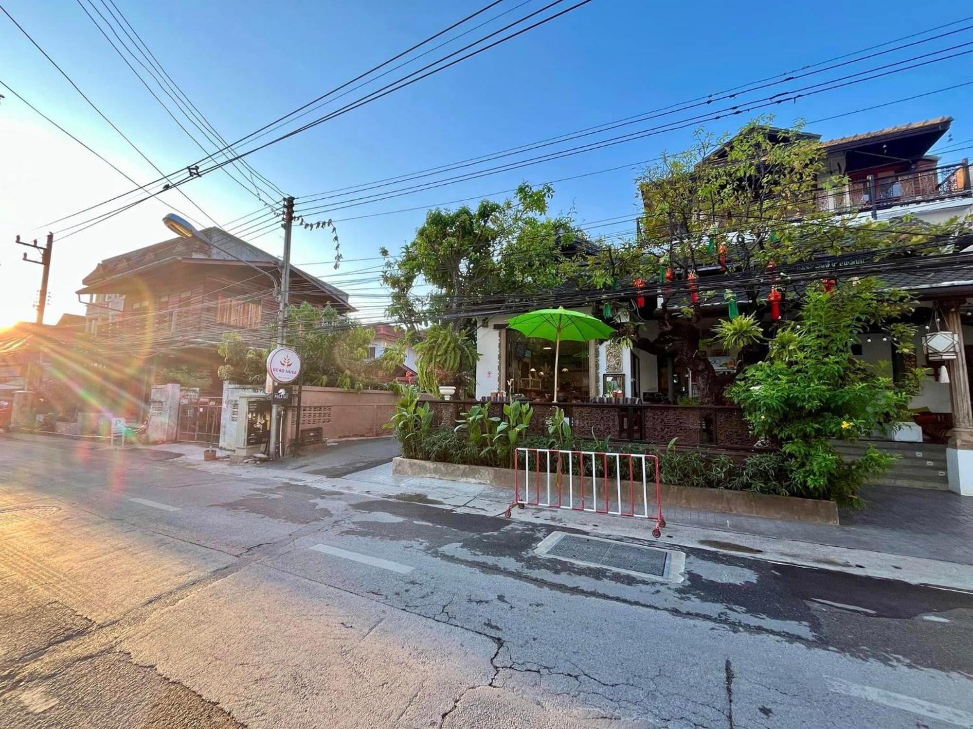 Hotel Baan Huenphen Boutique Chiang Mai