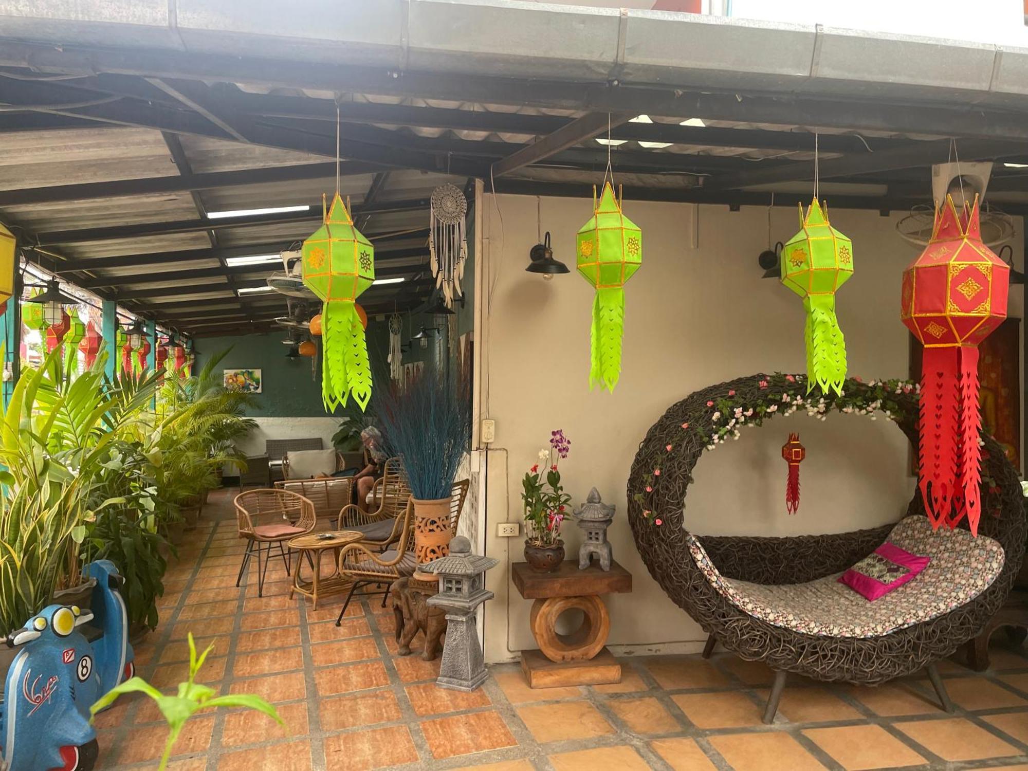 Albergue Thapae Gate *