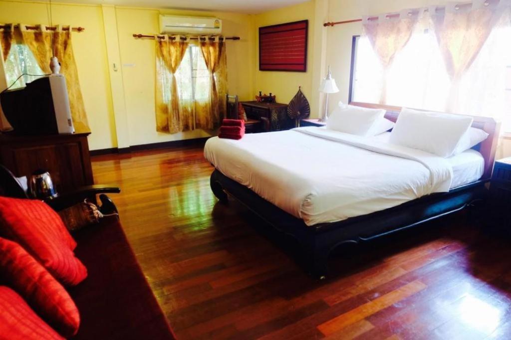 Joy's House Hotel 2*