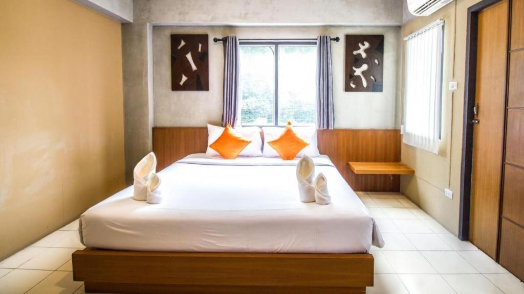 Hotel B2 Santitham