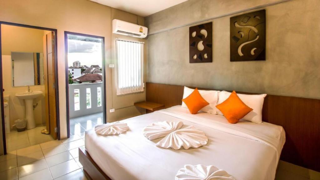 Hotel B2 Santitham 2*