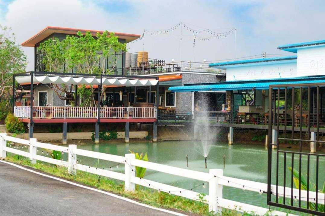 Oyo 75500 Kuunone Art & Gallery Chiang Mai