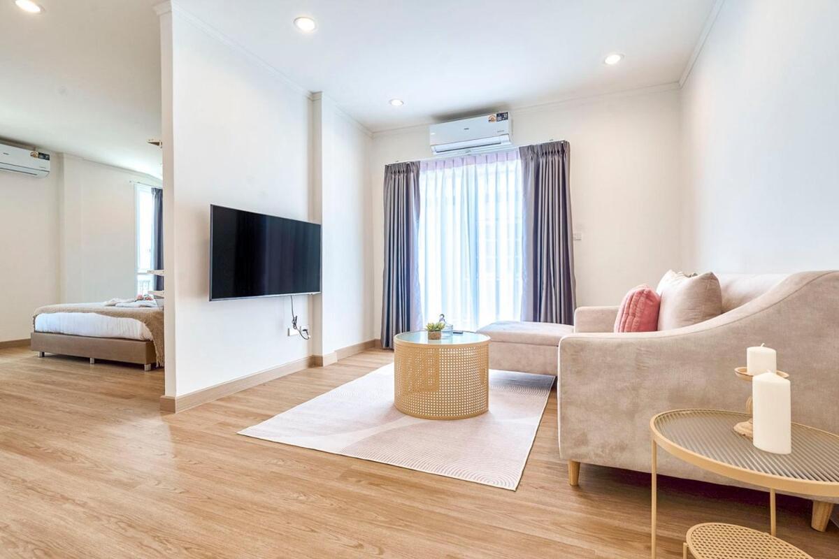 Luxurious Oasis In Heart Of By Night Bazaar Villa *