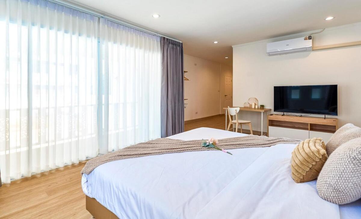Luxurious Oasis In Heart Of By Night Bazaar Villa Chiang Mai