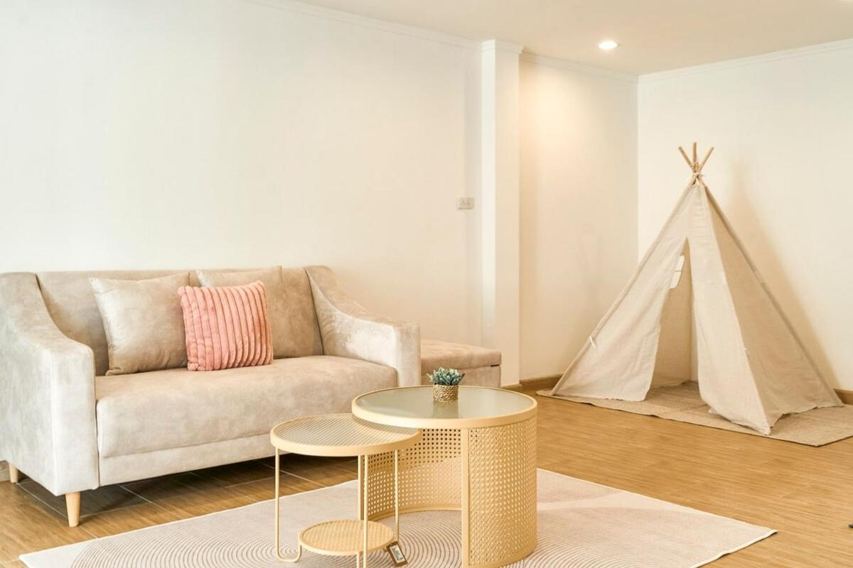 Luxurious Oasis In Heart Of By Night Bazaar Villa