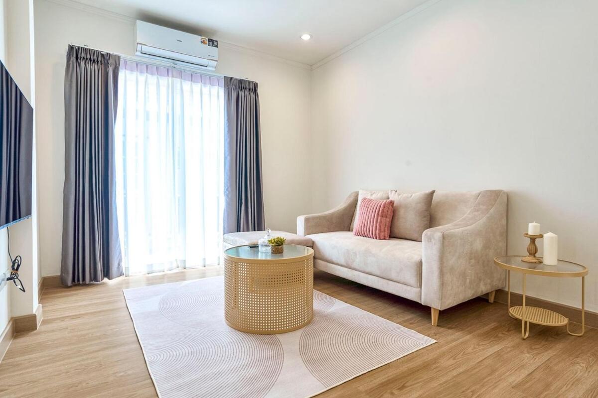 Villa Luxurious Oasis In Heart Of By Night Bazaar