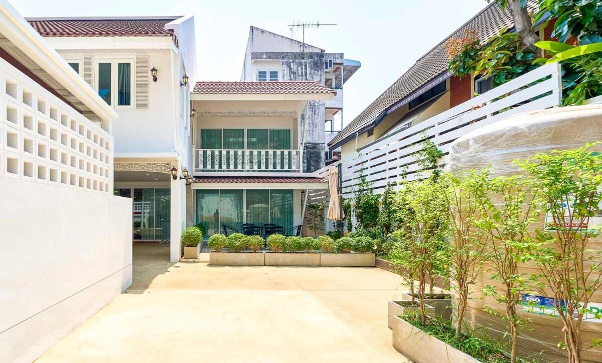Luxurious Oasis In Heart Of By Night Bazaar Chiang Mai