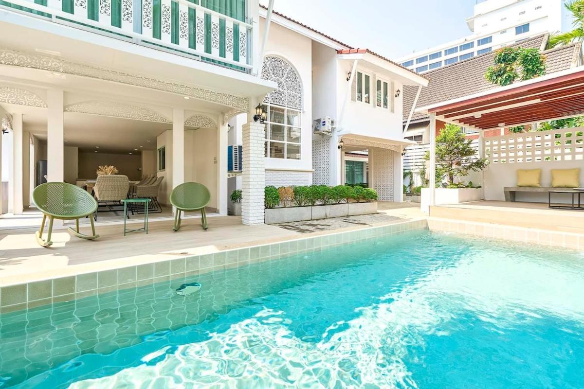 Luxurious Oasis In Heart Of By Night Bazaar Villa *