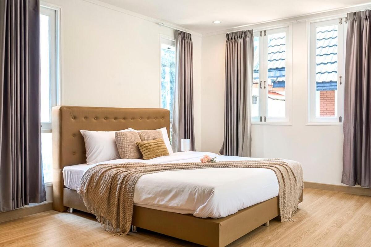 Luxurious Oasis In Heart Of By Night Bazaar Villa *