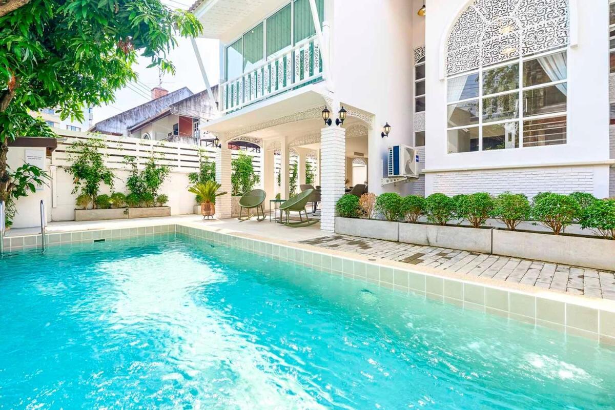 Luxurious Oasis In Heart Of By Night Bazaar Villa *