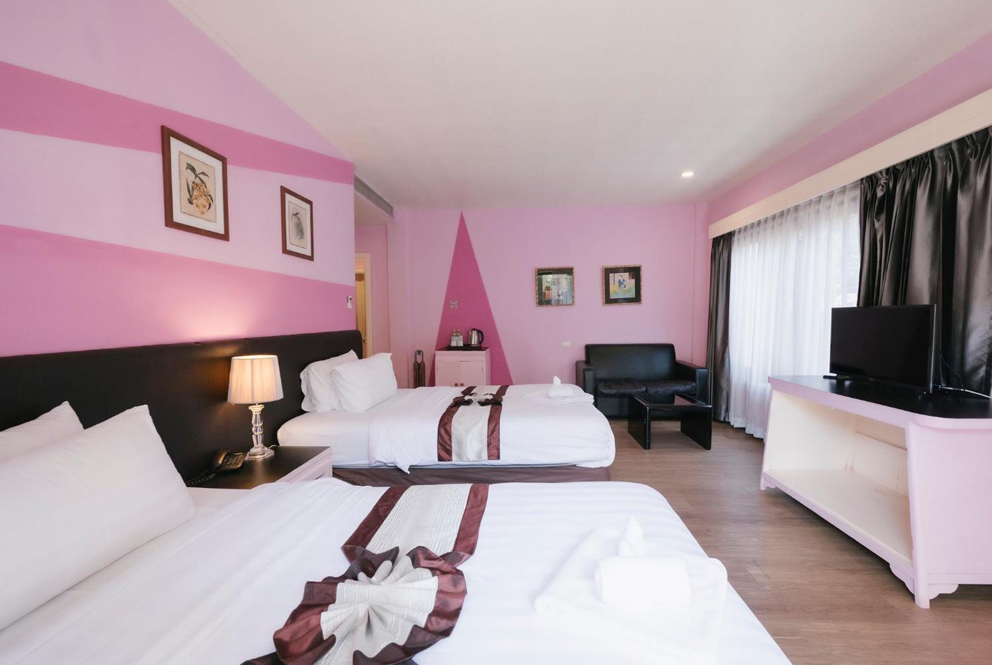 La Seine Resort, *