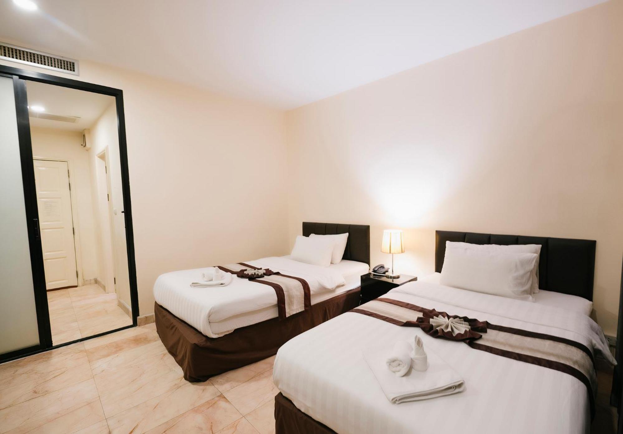 La Seine Resort, *
