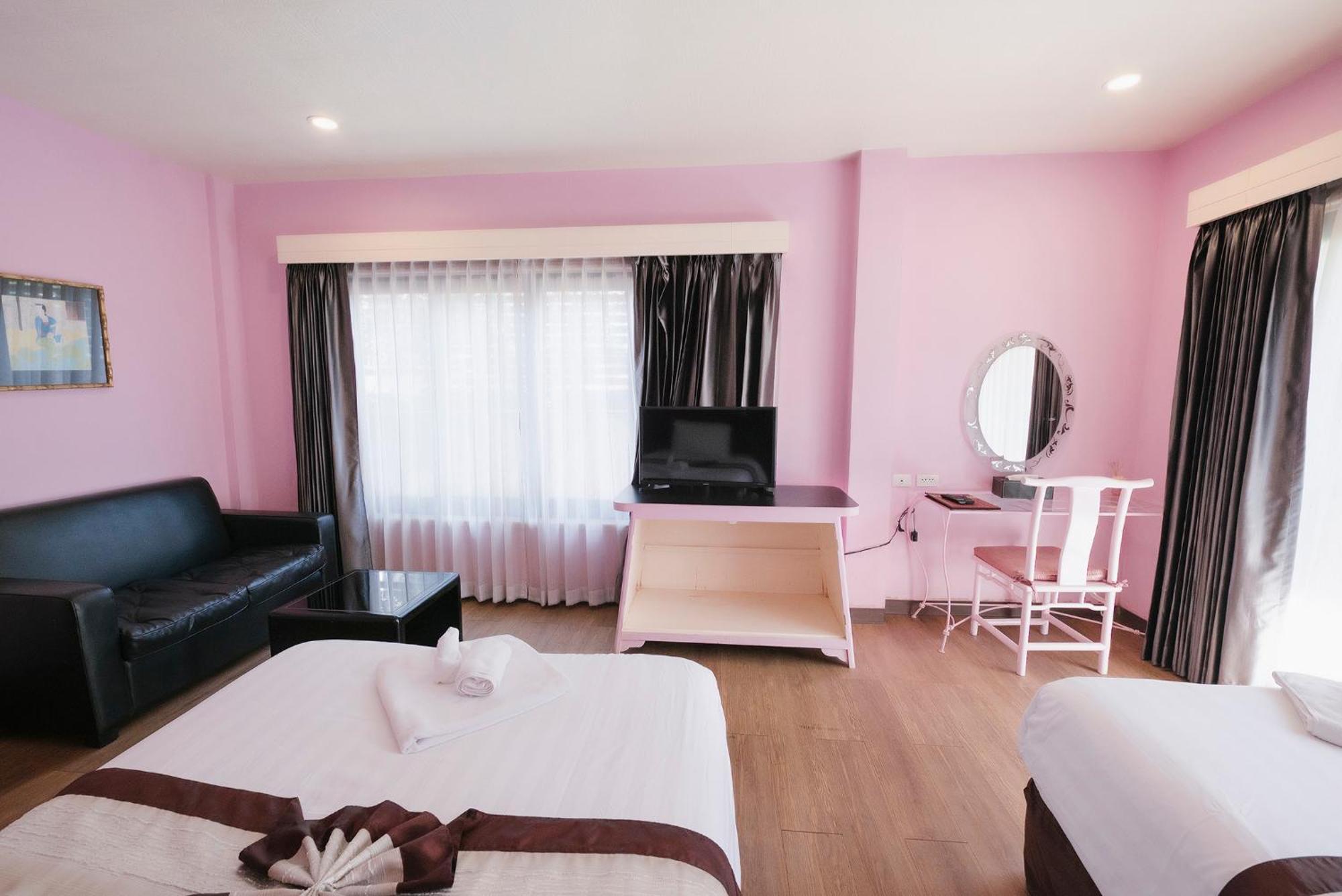 La Seine Resort, *