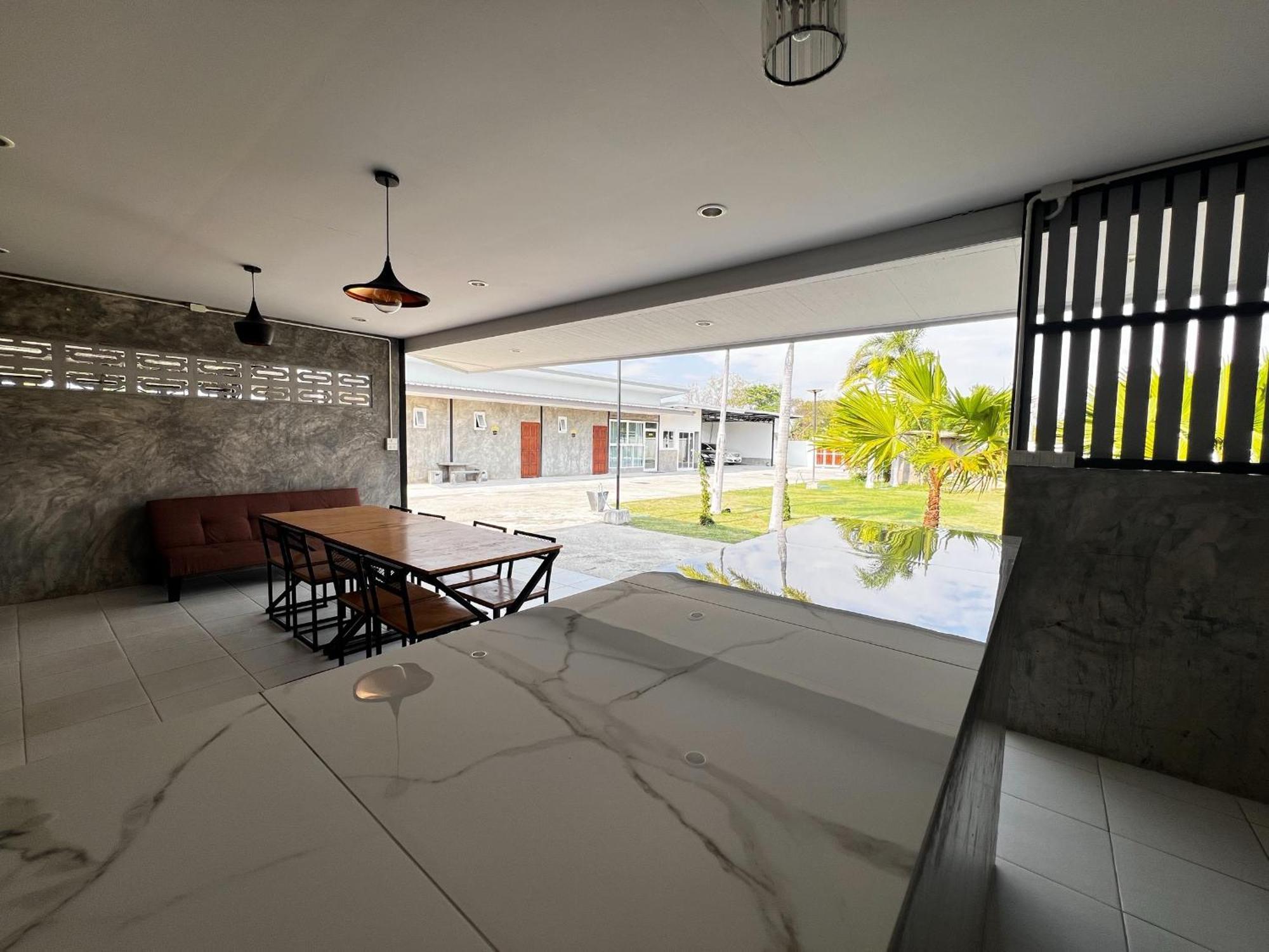 Baan Bua & Poolvilla Homestay