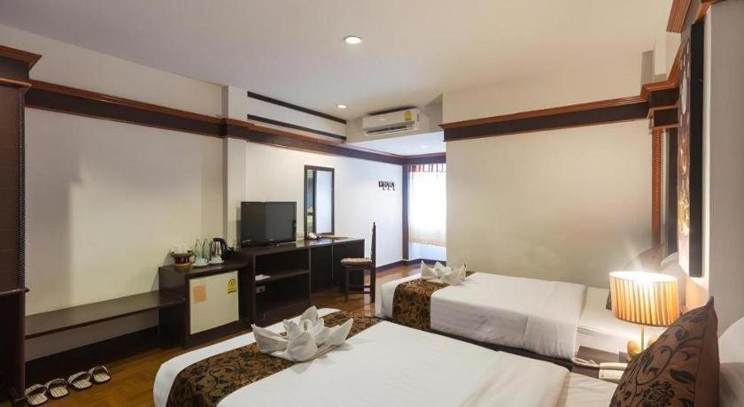 B2 Chang Phueak Gate Premier 3*