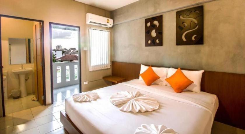 B2 Santitham Chiang Mai