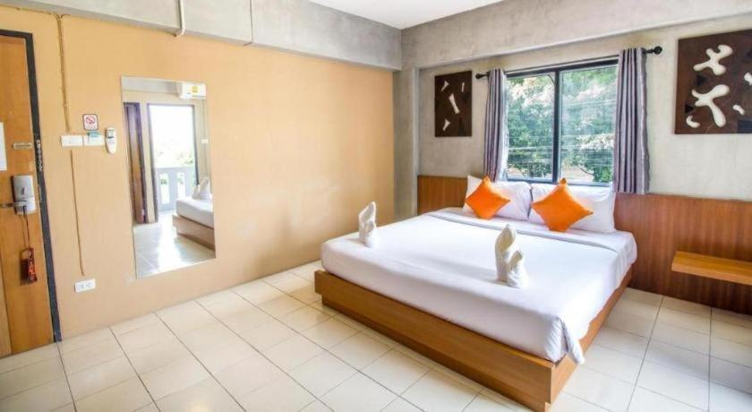 Hotel B2 Santitham