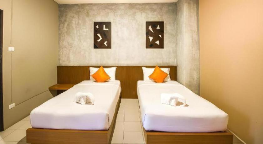 B2 Santitham Hotel