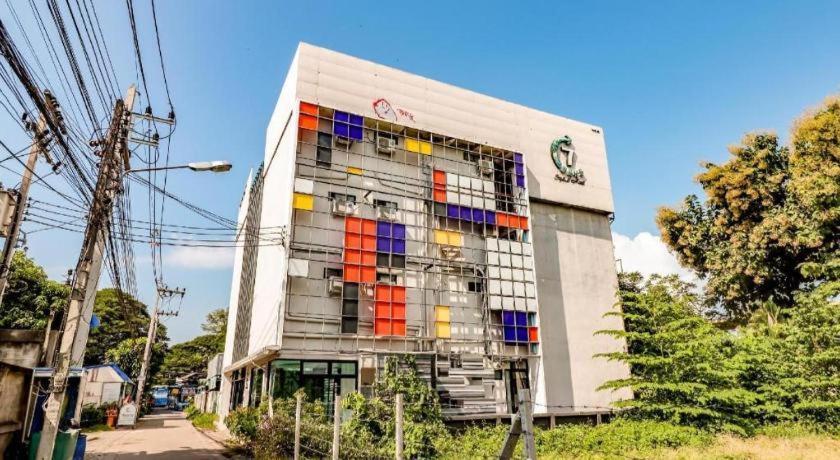 Hotel Oyo 412 7 Days Chiang Mai