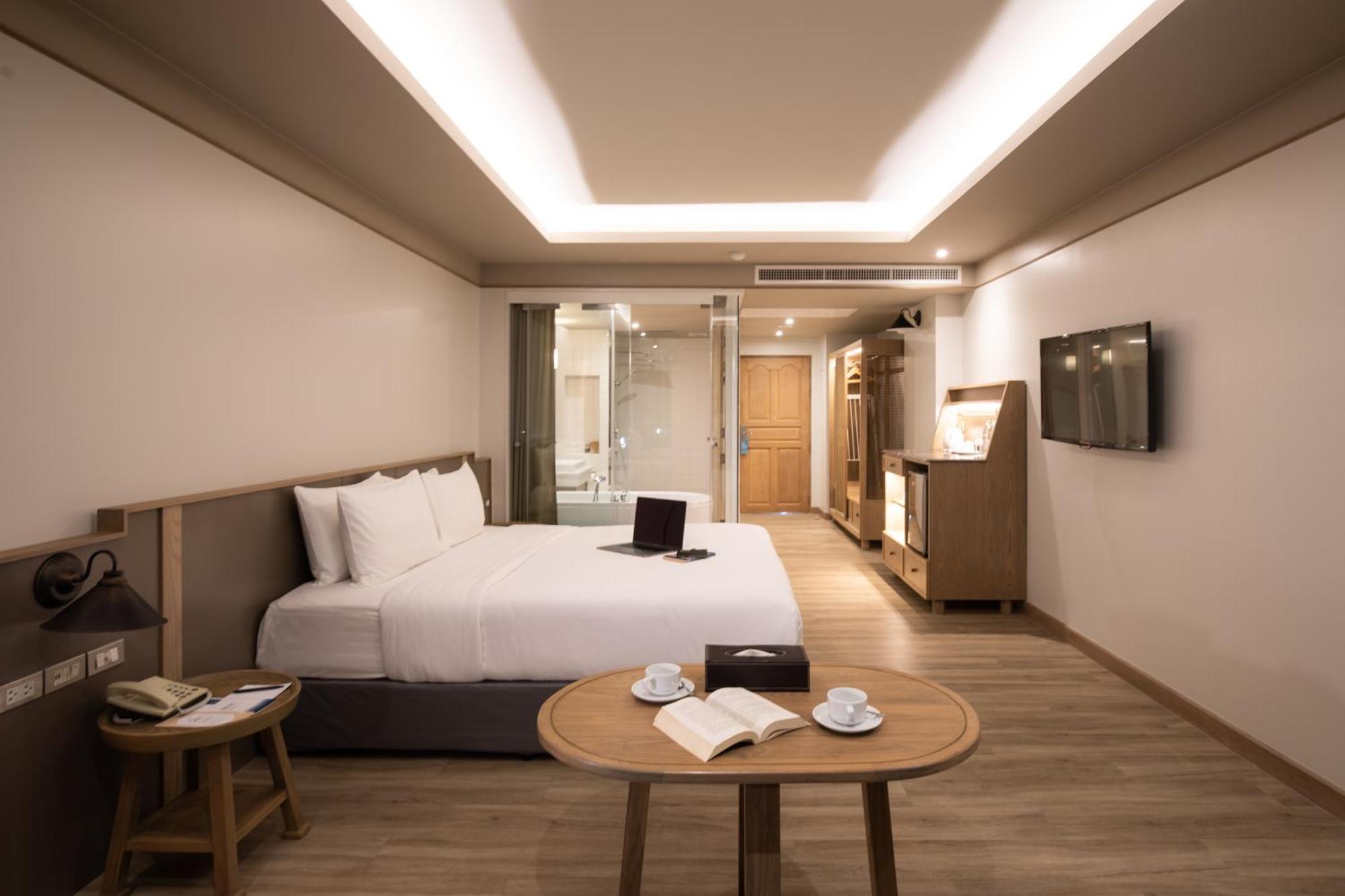 Khum Phucome -sha Extra 4*