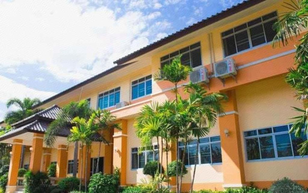 Hotel Rajapruek Place Chiang Mai