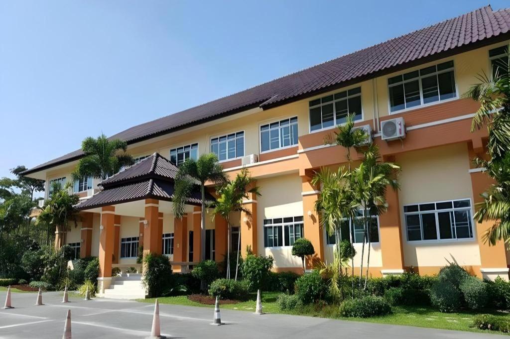 Hotel Rajapruek Place