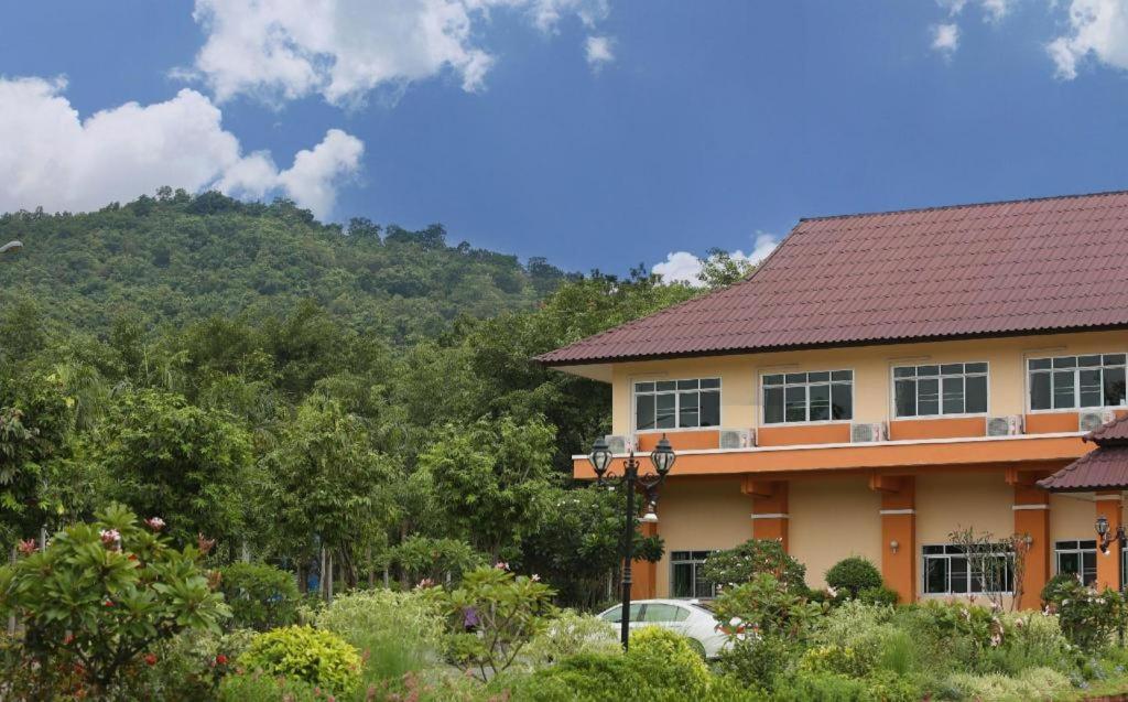 Hotel Rajapruek Place Chiang Mai