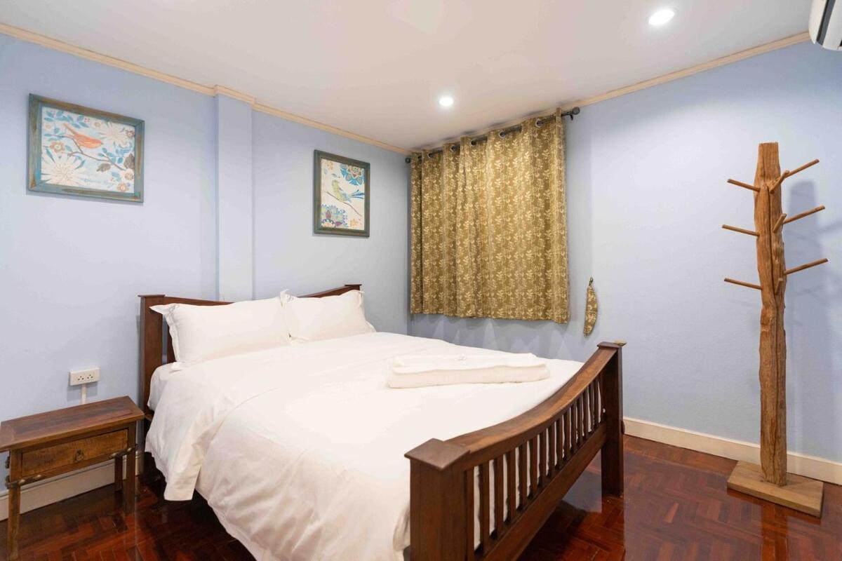 5 Mins Walk To Night Bazaar, 3 Bedrooms, 3 Bathrooms, With Garden, A Quiet Dreamy In The Middle Of The * Chiang Mai