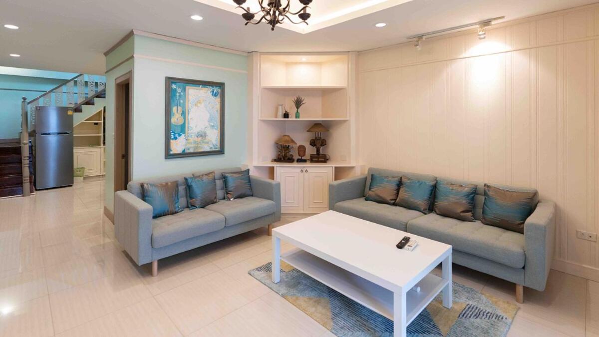 5 Mins Walk To Night Bazaar, 3 Bedrooms, 3 Bathrooms, With Garden, A Quiet Dreamy In The Middle Of The