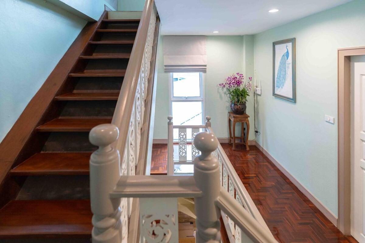 5 Mins Walk To Night Bazaar, 3 Bedrooms, 3 Bathrooms, With Garden, A Quiet Dreamy In The Middle Of The * Chiang Mai