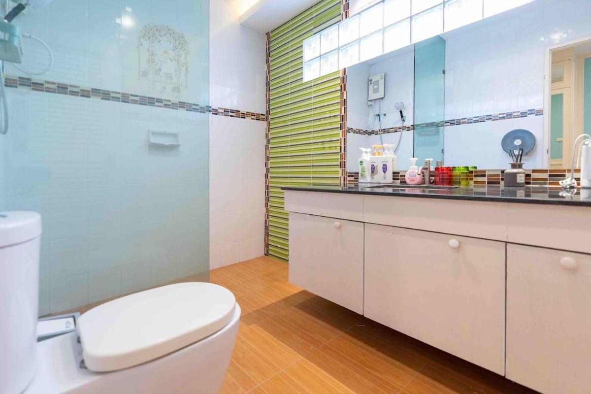 5 Mins Walk To Night Bazaar, 3 Bedrooms, 3 Bathrooms, With Garden, A Quiet Dreamy In The Middle Of The * Chiang Mai